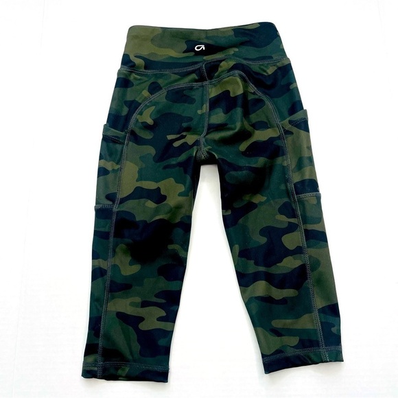 Gap Active Camo Cropped Workout Leggings - Picture 2 of 5